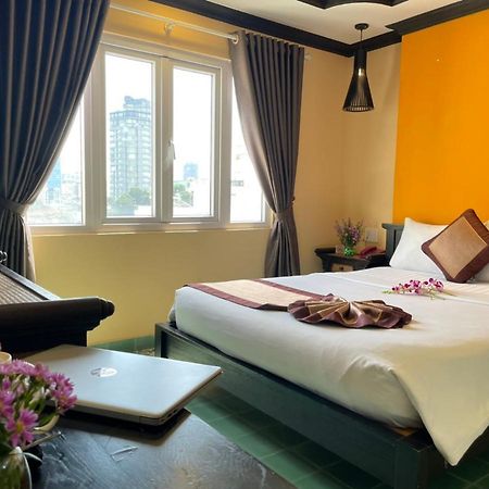 Ipeace Hotel - Bui Vien Walking Street Хошимин Екстериор снимка