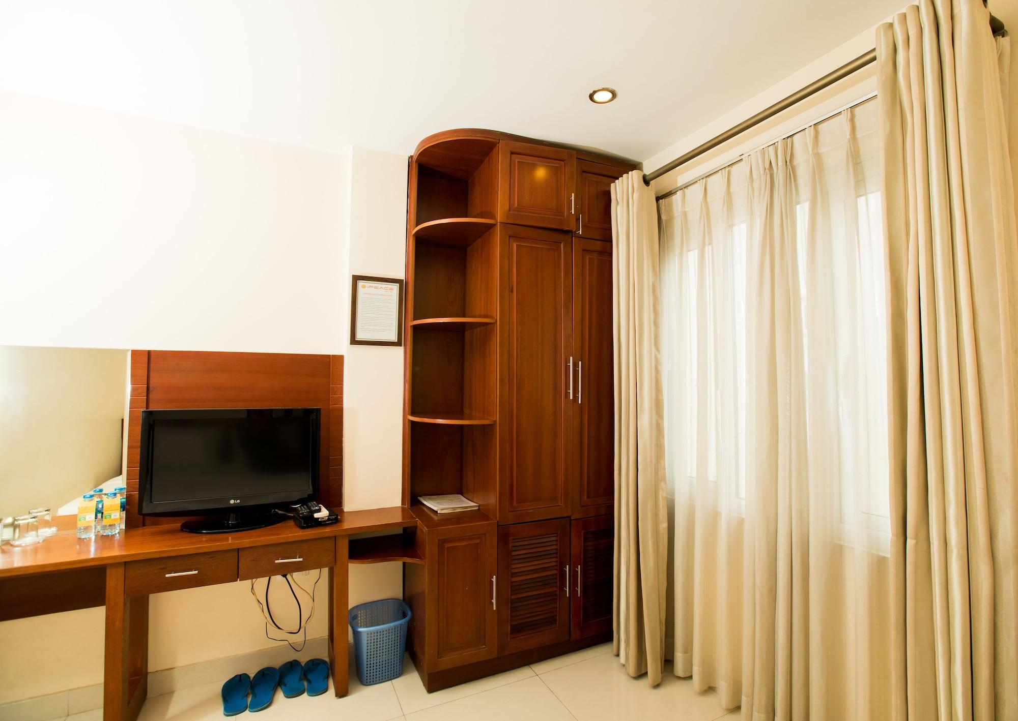 Ipeace Hotel - Bui Vien Walking Street Хошимин Екстериор снимка
