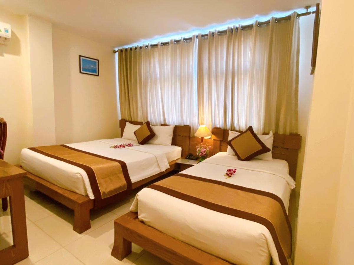 Ipeace Hotel - Bui Vien Walking Street Хошимин Екстериор снимка