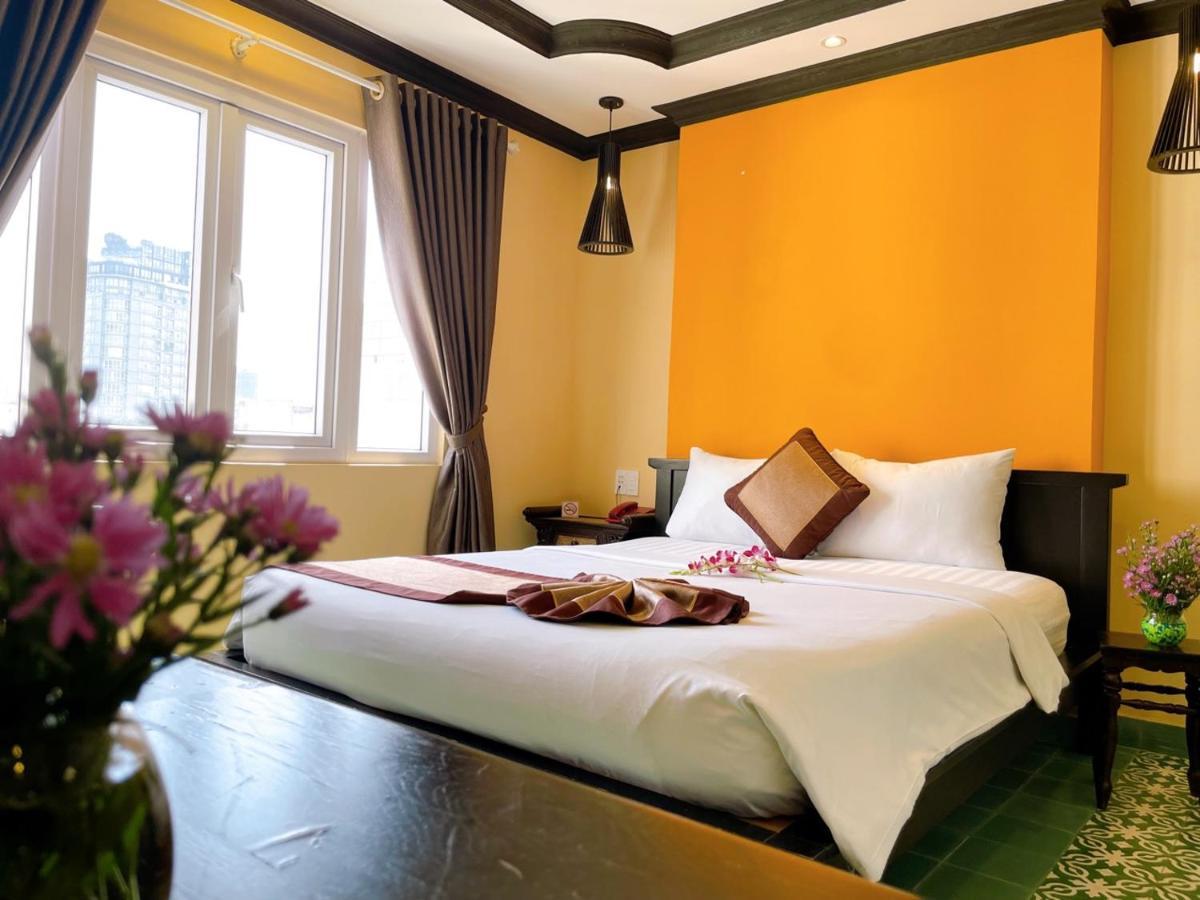 Ipeace Hotel - Bui Vien Walking Street Хошимин Екстериор снимка