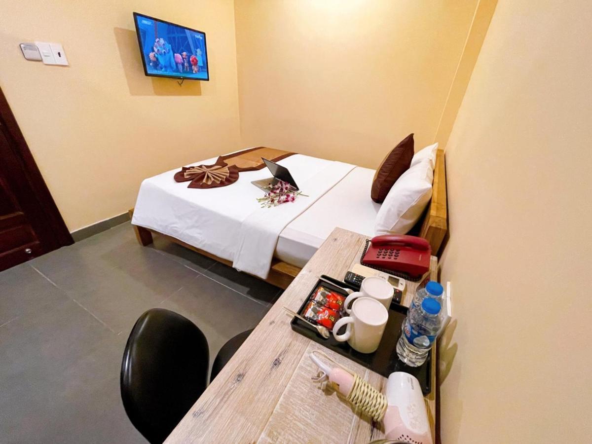 Ipeace Hotel - Bui Vien Walking Street Хошимин Екстериор снимка