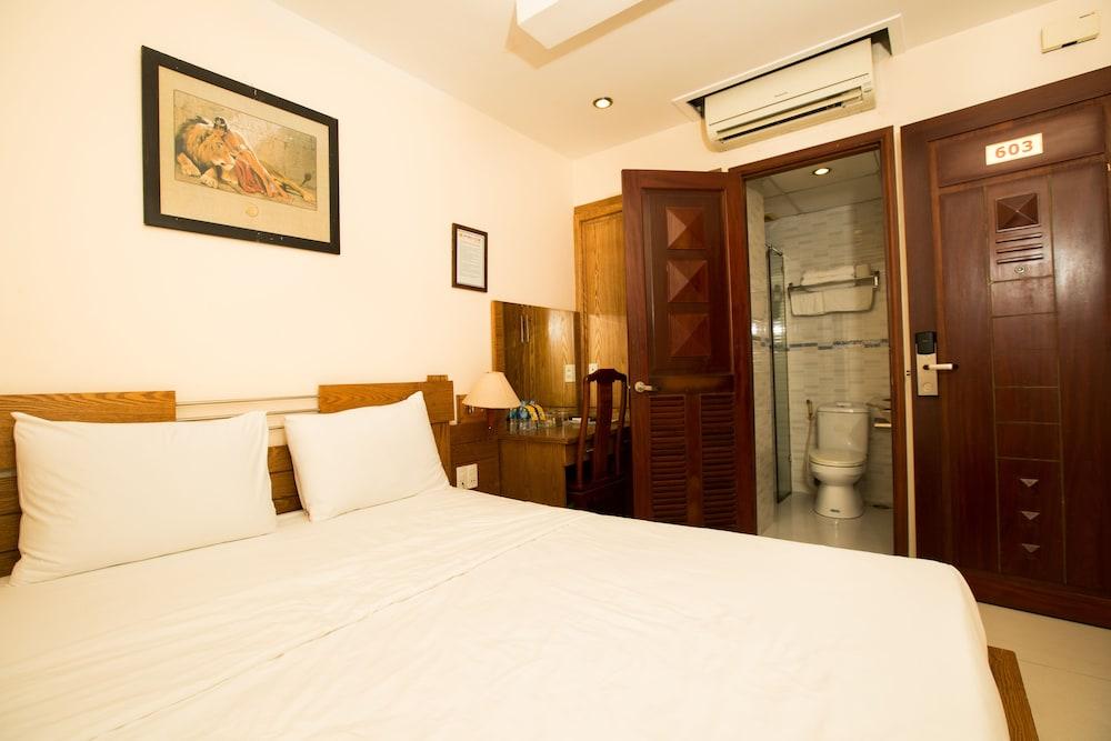 Ipeace Hotel - Bui Vien Walking Street Хошимин Екстериор снимка