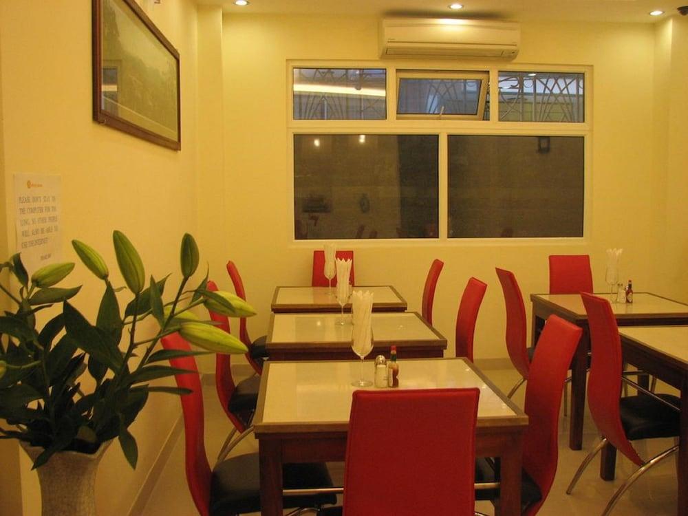 Ipeace Hotel - Bui Vien Walking Street Хошимин Екстериор снимка