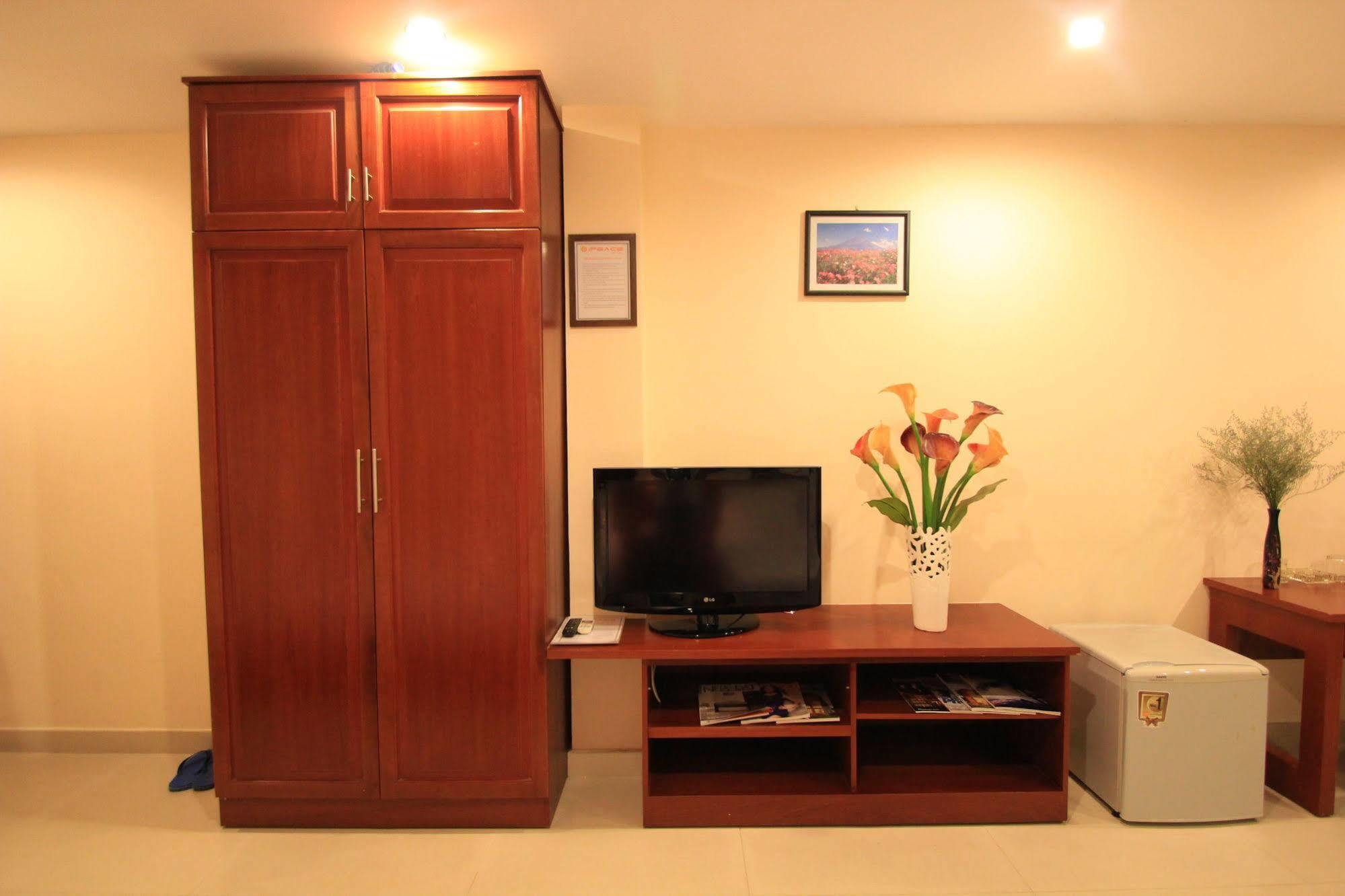 Ipeace Hotel - Bui Vien Walking Street Хошимин Екстериор снимка