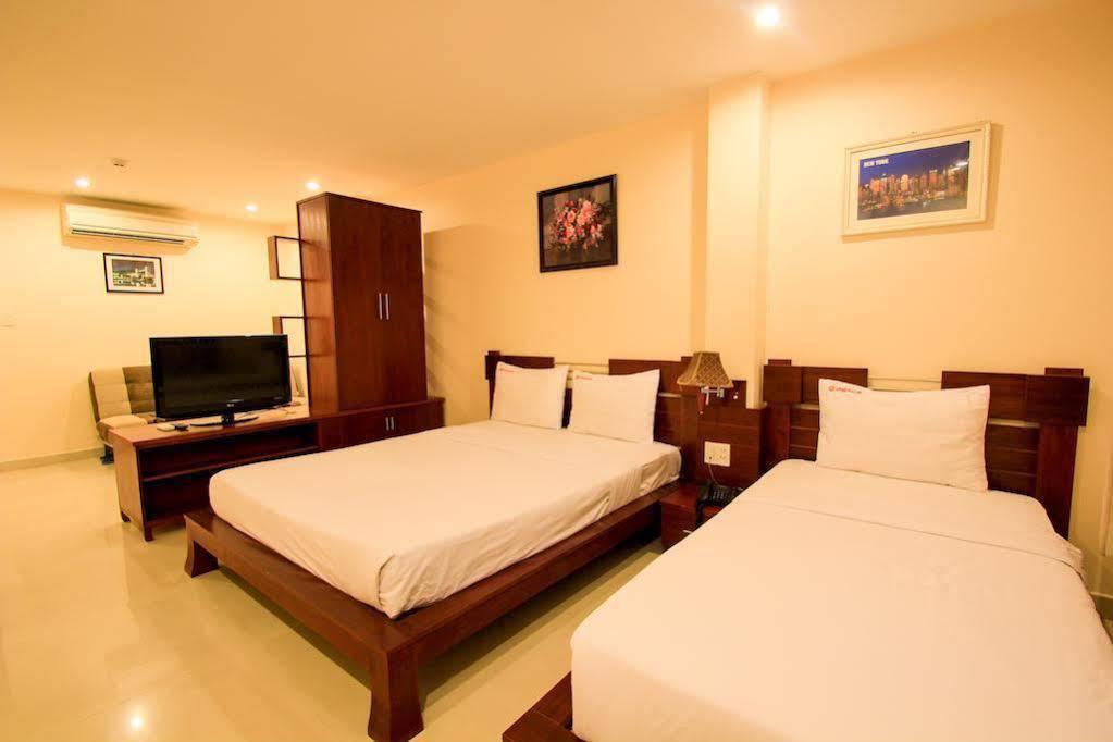 Ipeace Hotel - Bui Vien Walking Street Хошимин Екстериор снимка